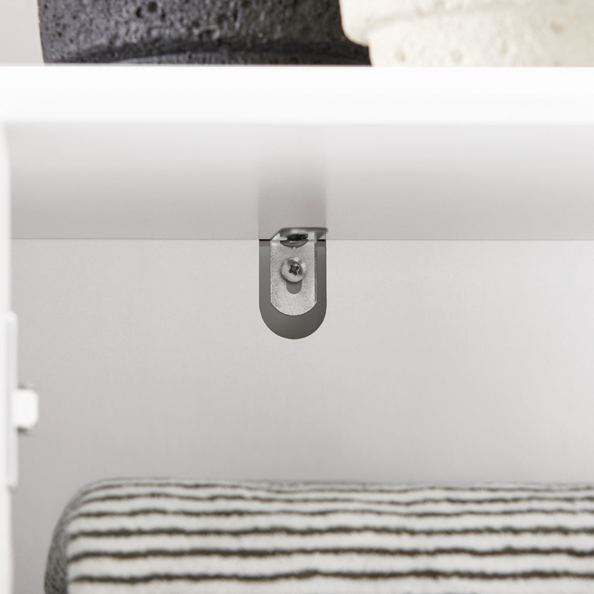 SoBuy BZR109-W Meuble Colonne Salle de Bain 170 cm Slim 30 cm 2 Portes Étagères Réglables Tiroir Anti-Basculement – Blanc