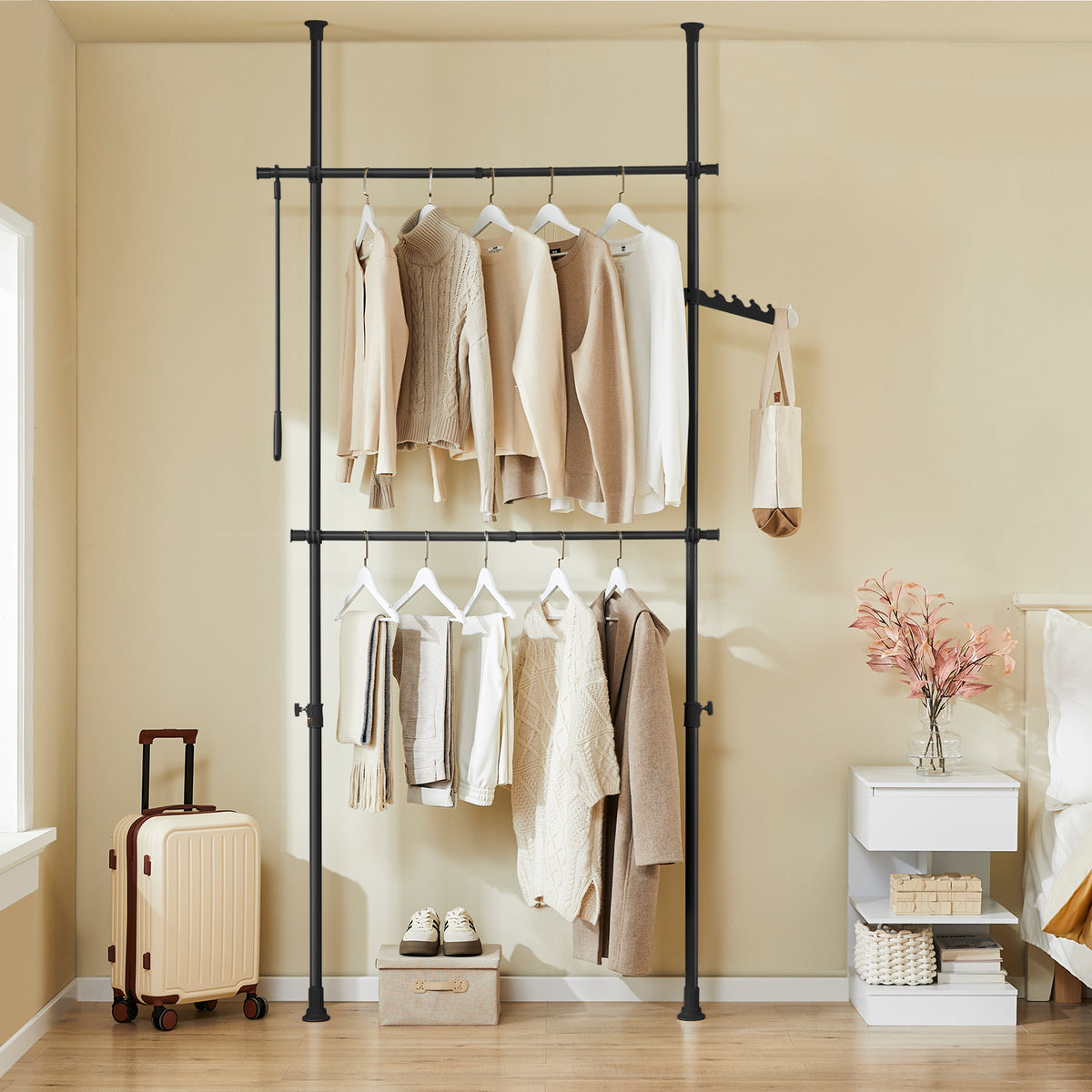 SoBuy FRG109-II-SCH Tringle à Vêtements Télescopique, Portant à Vêtements Robuste, Penderie Ouverte Réglable avec Barres de Suspension pour Chambre, Dressing, Noir