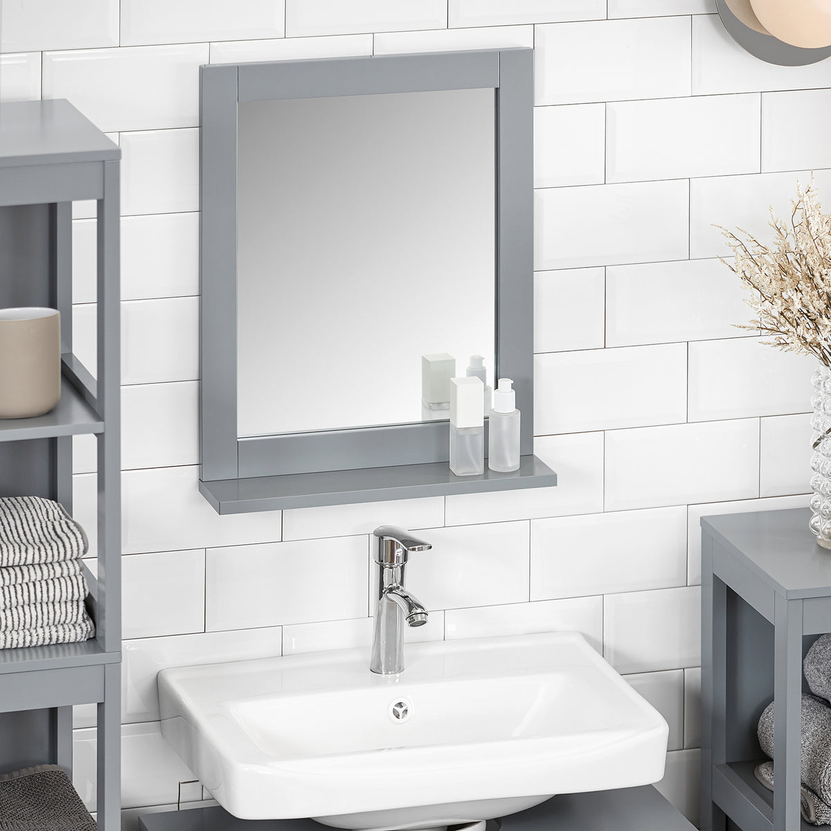 SoBuy FRG129-SG Armoire Murale Salle de Bain avec Miroir, Format Compact, pour Salle de Bain et WC, Rangement Optimisé, Pratique – L40×P10×H49 cm, Gris Clair
