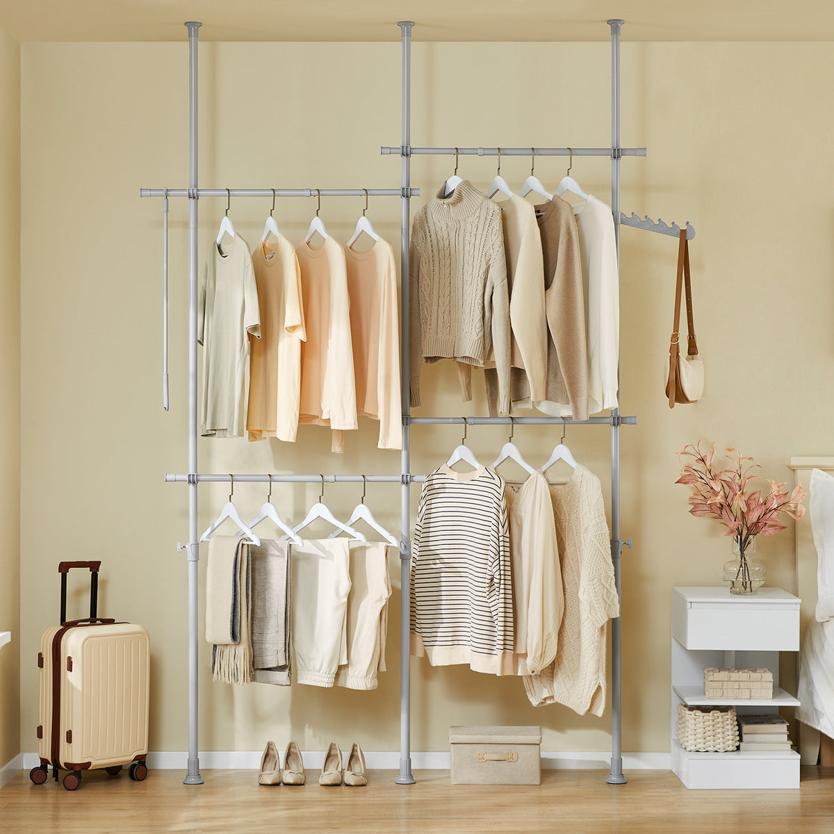 SoBuy KLS03-II-HG Portant à vêtements télescopique robuste – Penderie ouverte réglable avec tringles pour chambre/dressing, Gris