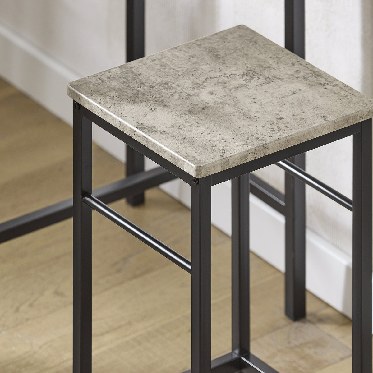 SoBuy OGT10-HG Set de 1 Table Haute + 2 Tabourets avec Repose-Pieds