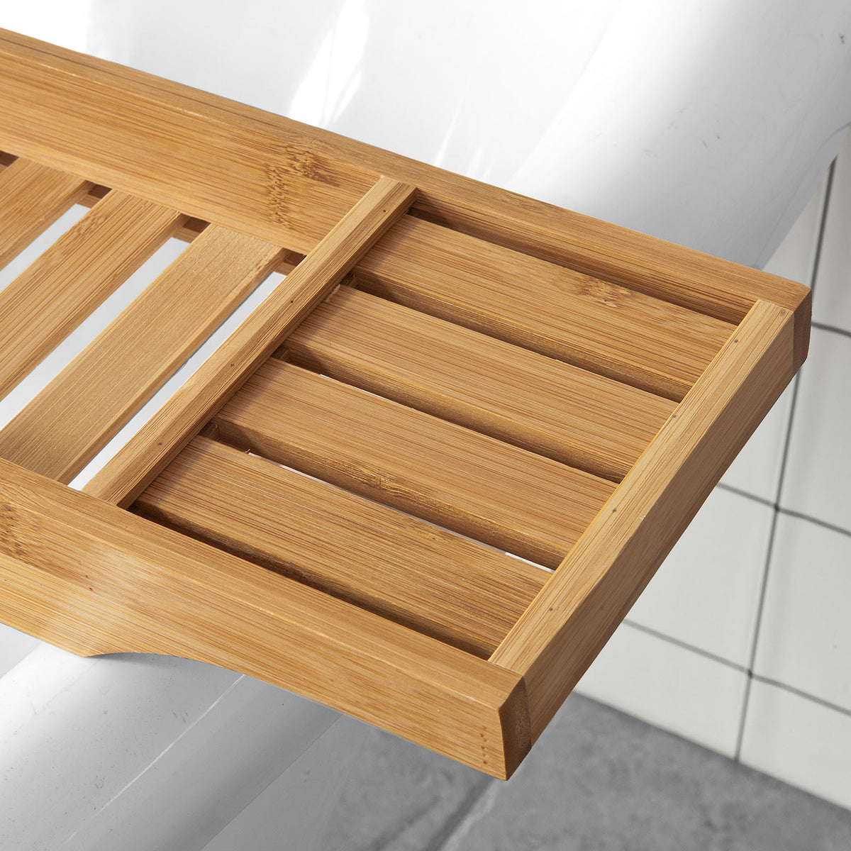 SoBuy FRG212-N Plateau de Baignoire Extra Long et Verni avec Support Verre à Vin et Bougie, Design Fonctionnel, Usage Quotidien, Pratique – Bambou, Naturel