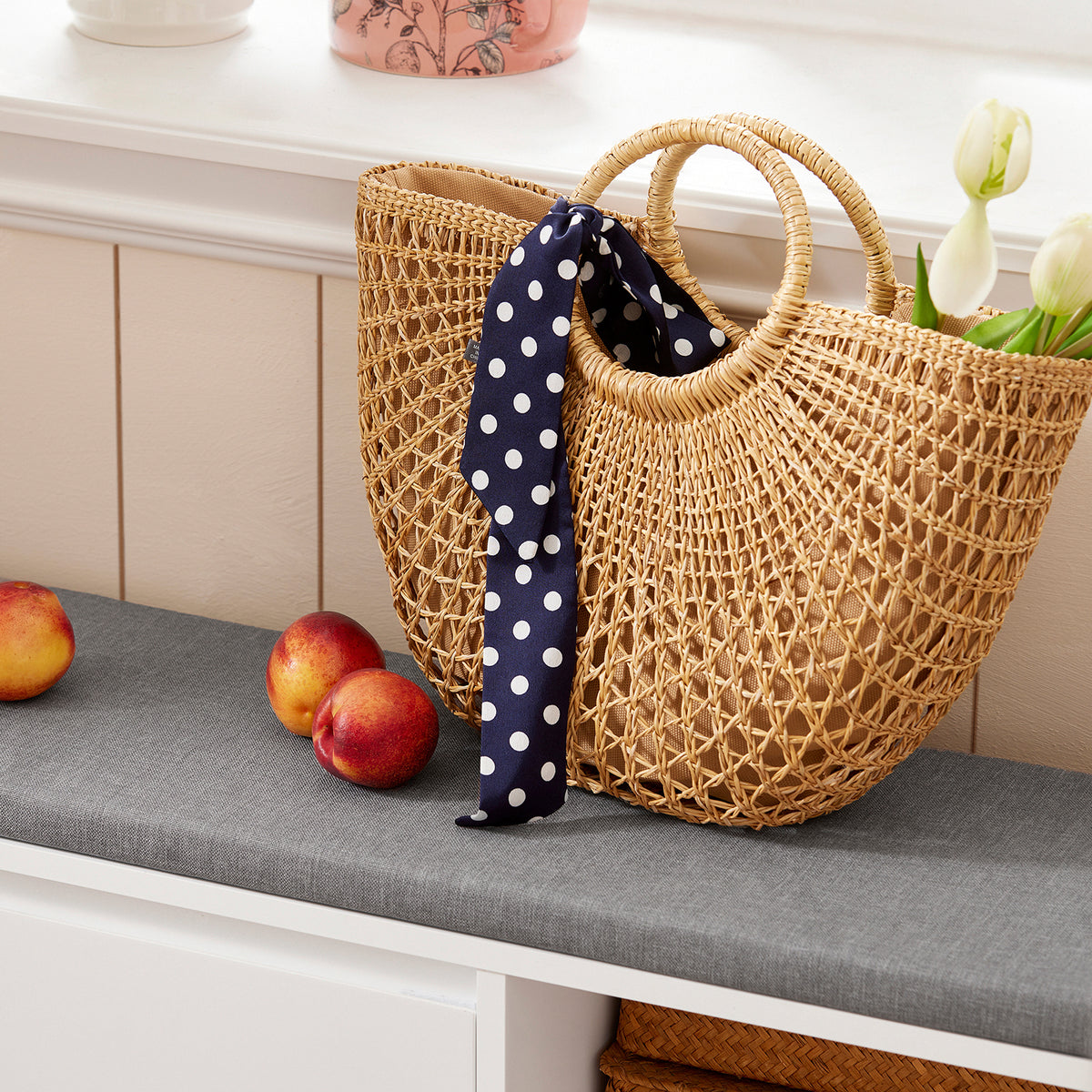 SoBuy FSR119-W Banc à Chaussures avec Coussin Rembourré, 1 Abattant et 2 Compartiments Ouverts pour Entrée – 90x24x46 cm, Blanc