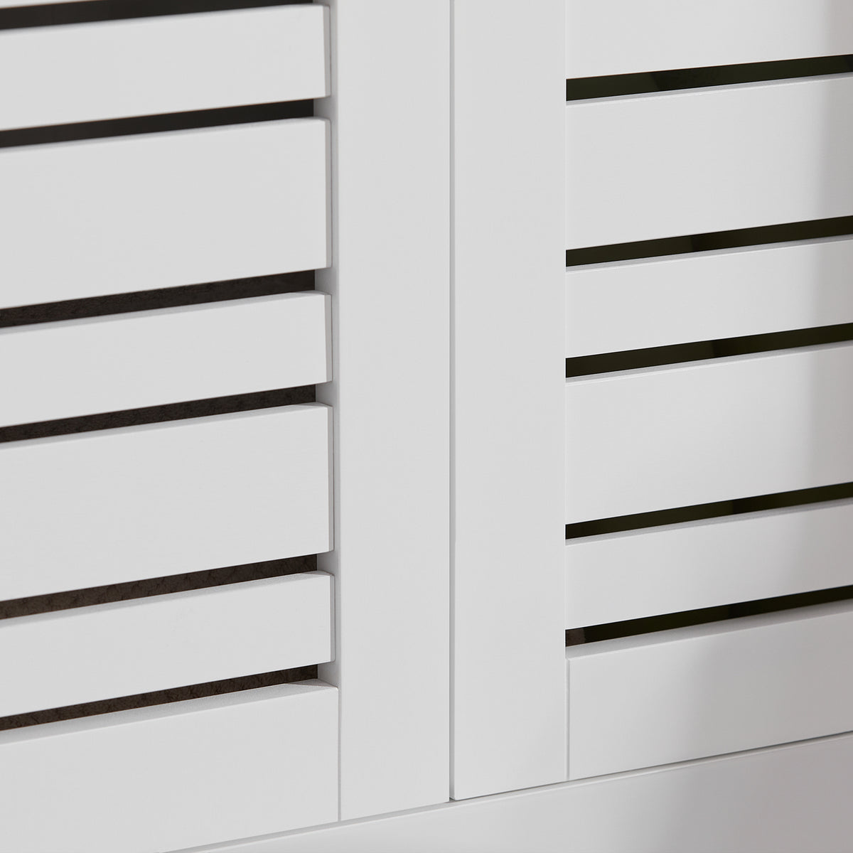 SoBuy BZR43-W Colonne Salle de Bain avec Porte à Lames, Gain de Place, pour Salle de Bain et WC, Rangement Optimisé, Compact – L40×P30×H160 cm, Bois, Blanc