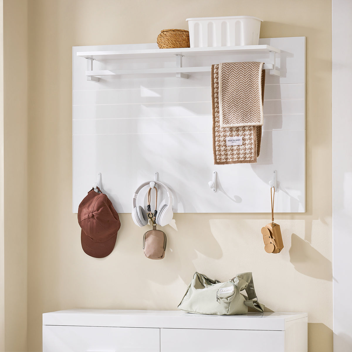 SoBuy FHK36-W Porte-Manteau Mural avec Étagère et 4 Crochets – 100×20×70 cm, Charge 21 kg, MDF E1, Blanc