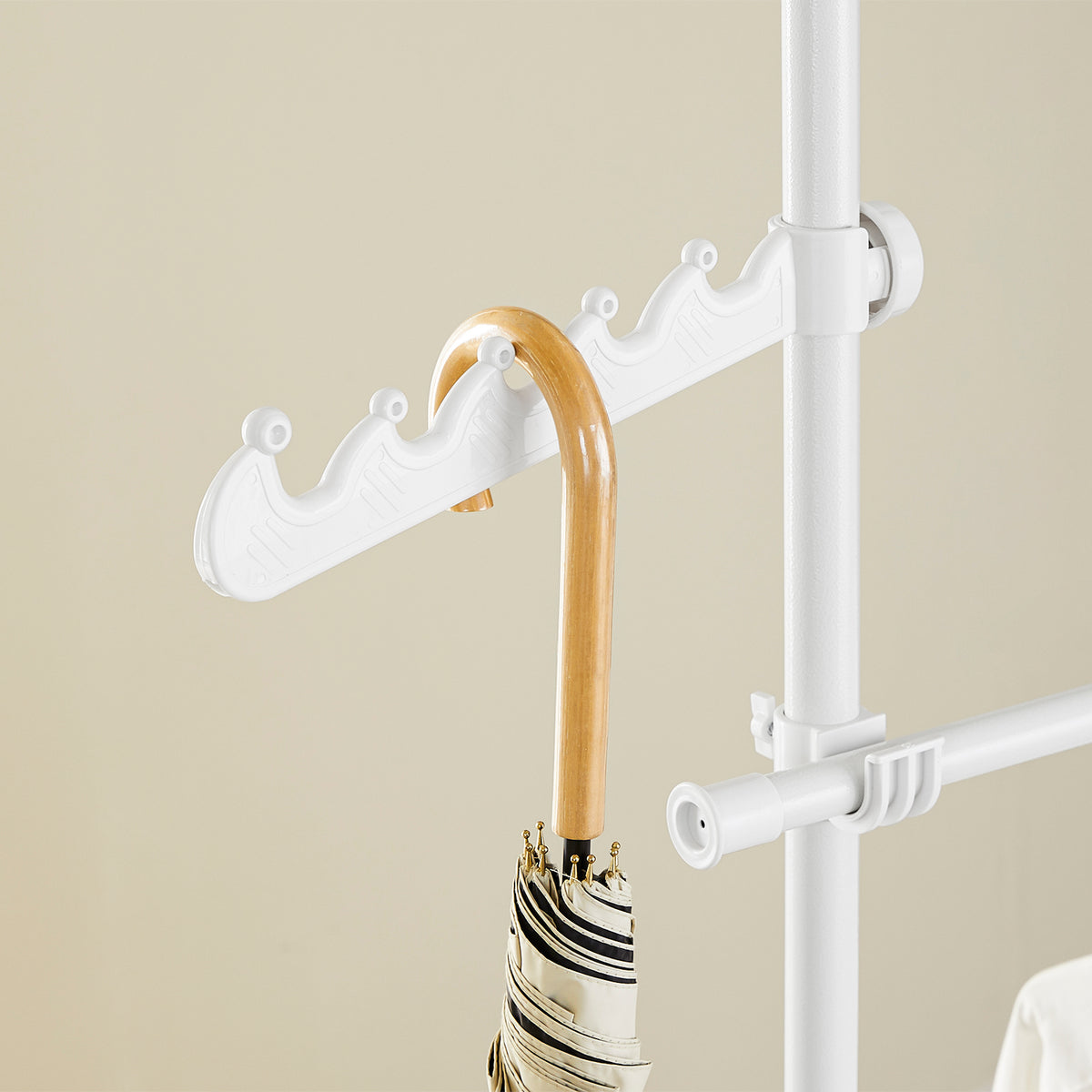 SoBuy FRG109-II-W Tringle à Vêtements Télescopique, Portant à Vêtements Robuste, Penderie Ouverte Réglable avec Barres de Suspension pour Chambre, Dressing, Blanc
