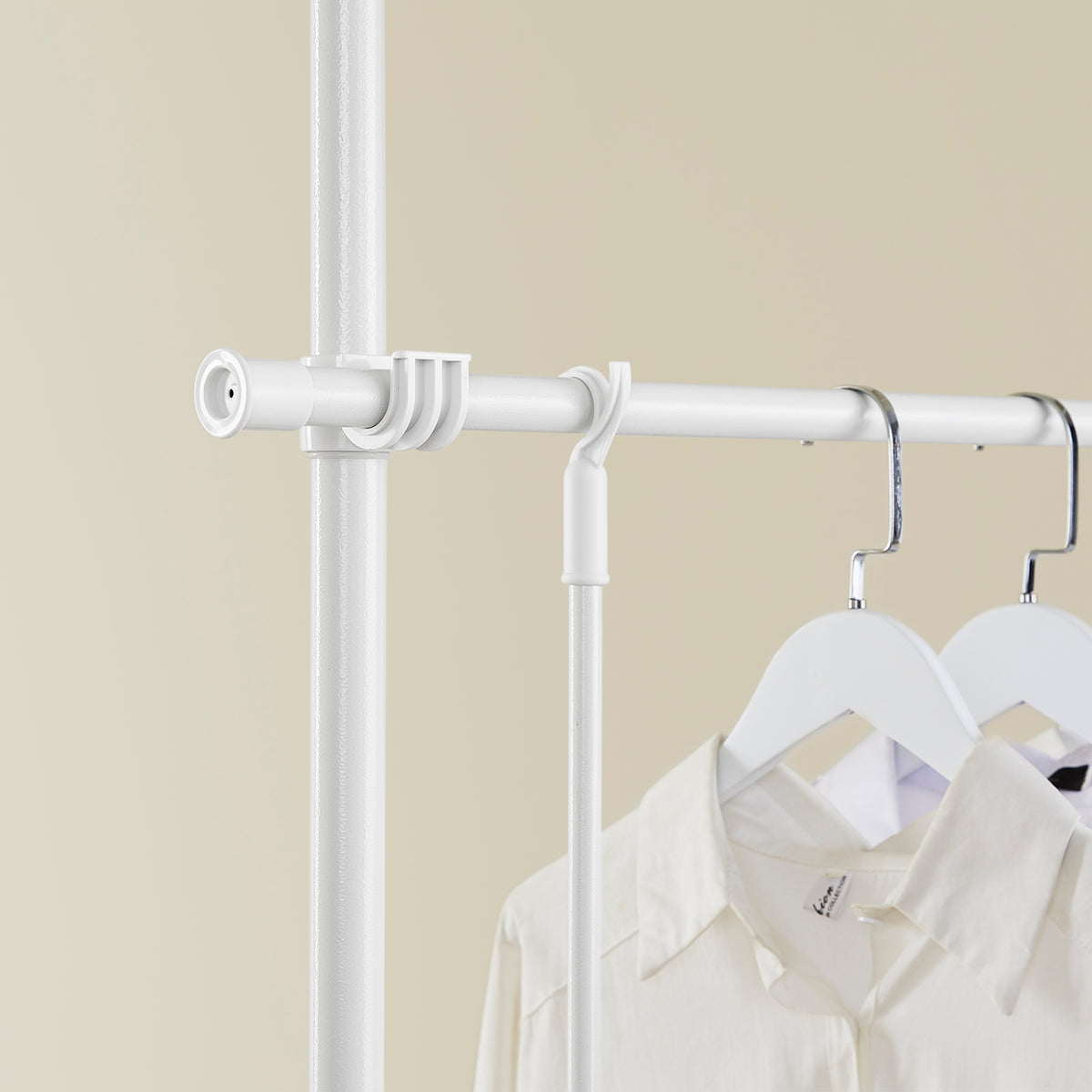 SoBuy FRG109-II-W Tringle à Vêtements Télescopique, Portant à Vêtements Robuste, Penderie Ouverte Réglable avec Barres de Suspension pour Chambre, Dressing, Blanc