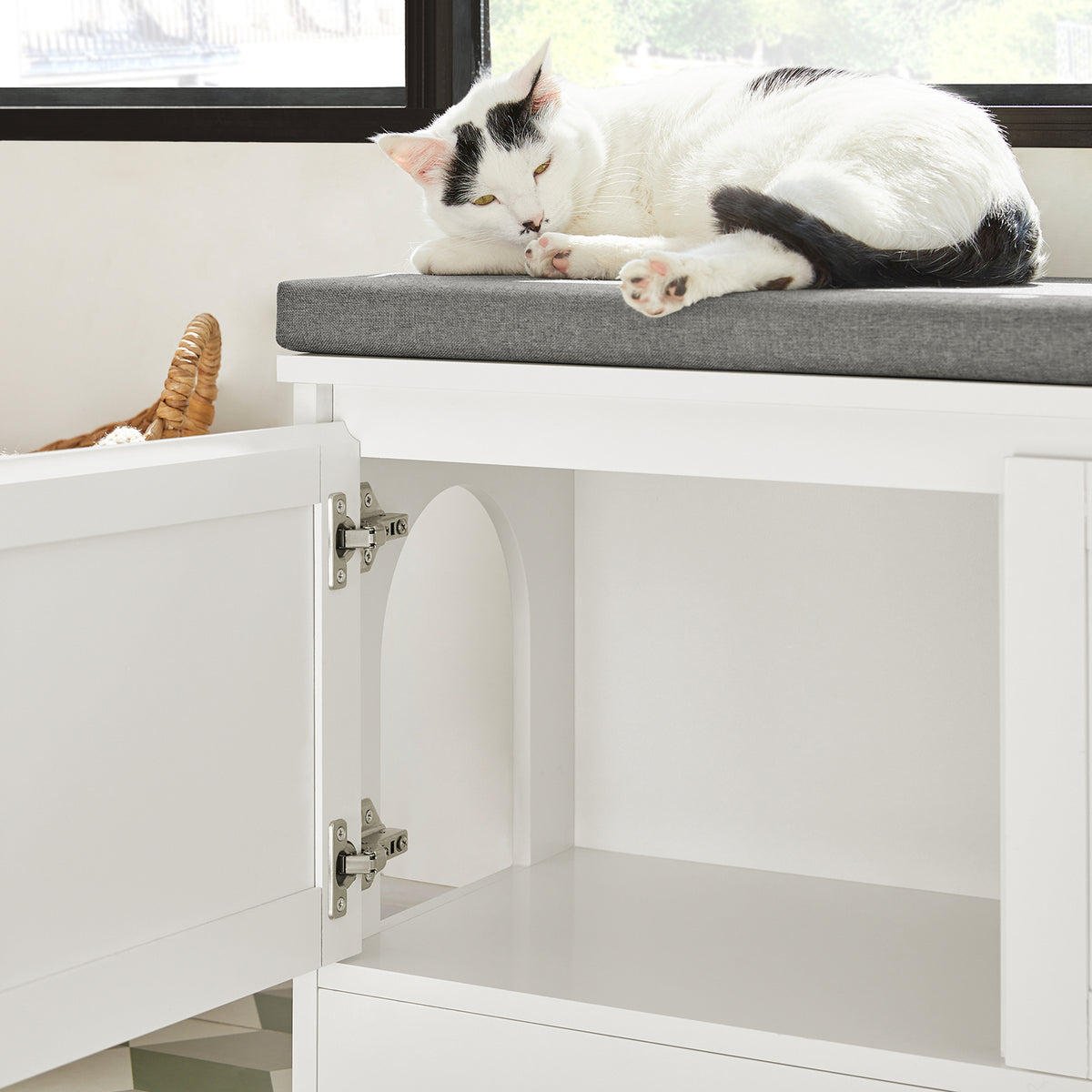 SoBuy FSR136-W Banc à Chaussures avec Coussin Rembourré, 2 Portes et Maison pour Chat Intégrée pour Entrée – 90x36x44 cm, Blanc
