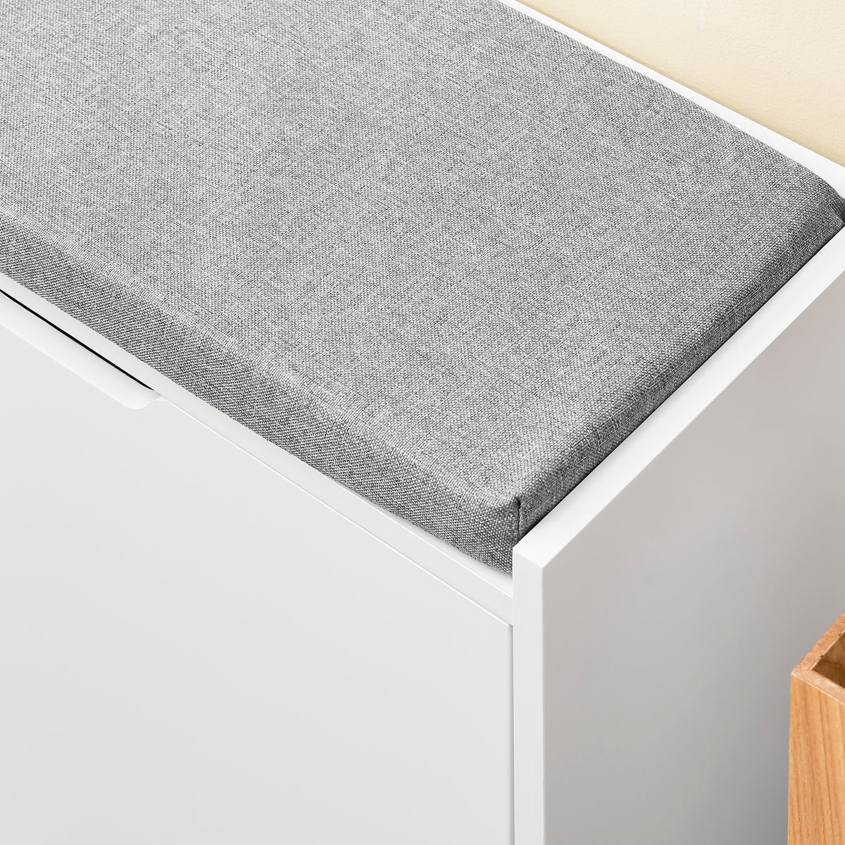 SoBuy FSR151-L-W Banc à Chaussures avec 4 Compartiments et Coussin Confortable, pour Entrée et Couloir, Compact – L105×P24×H52 cm, Charge 250 kg, Bois, Blanc