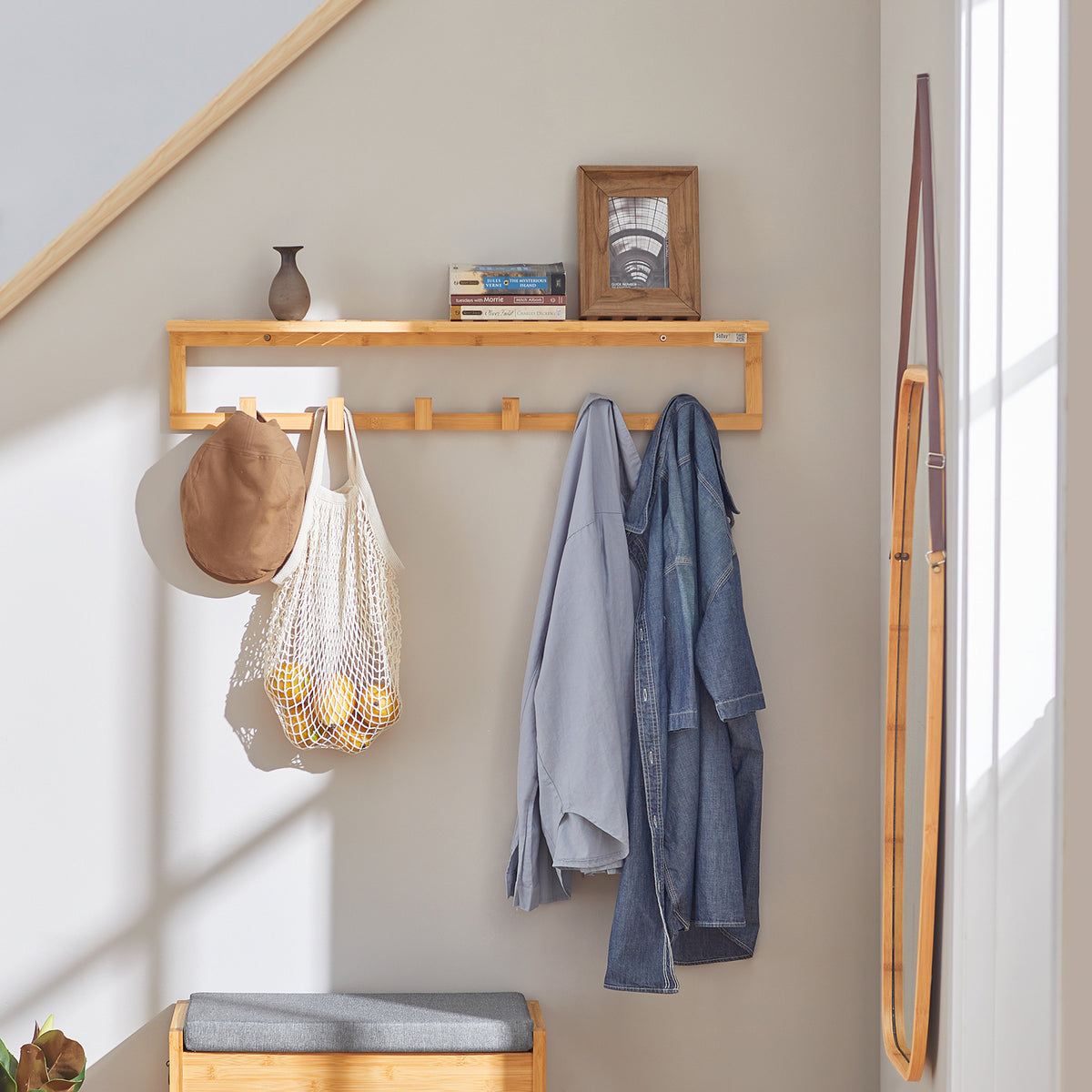 SoBuy FHK06-N Porte-Manteau Mural en Bambou avec Étagère et 6 Crochets – L90×P12,5×H16,5 cm, Charge 9 kg, Naturel
