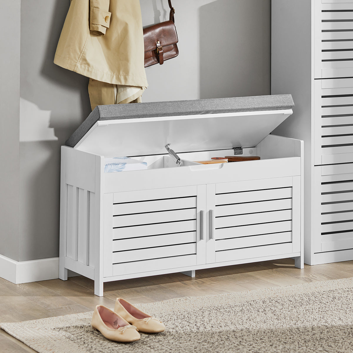 SoBuy FSR102-W Banc à Chaussures avec Coussin Rembourré, Coffre et 2 Portes de Rangement pour Entrée – 90x33x50 cm, Blanc