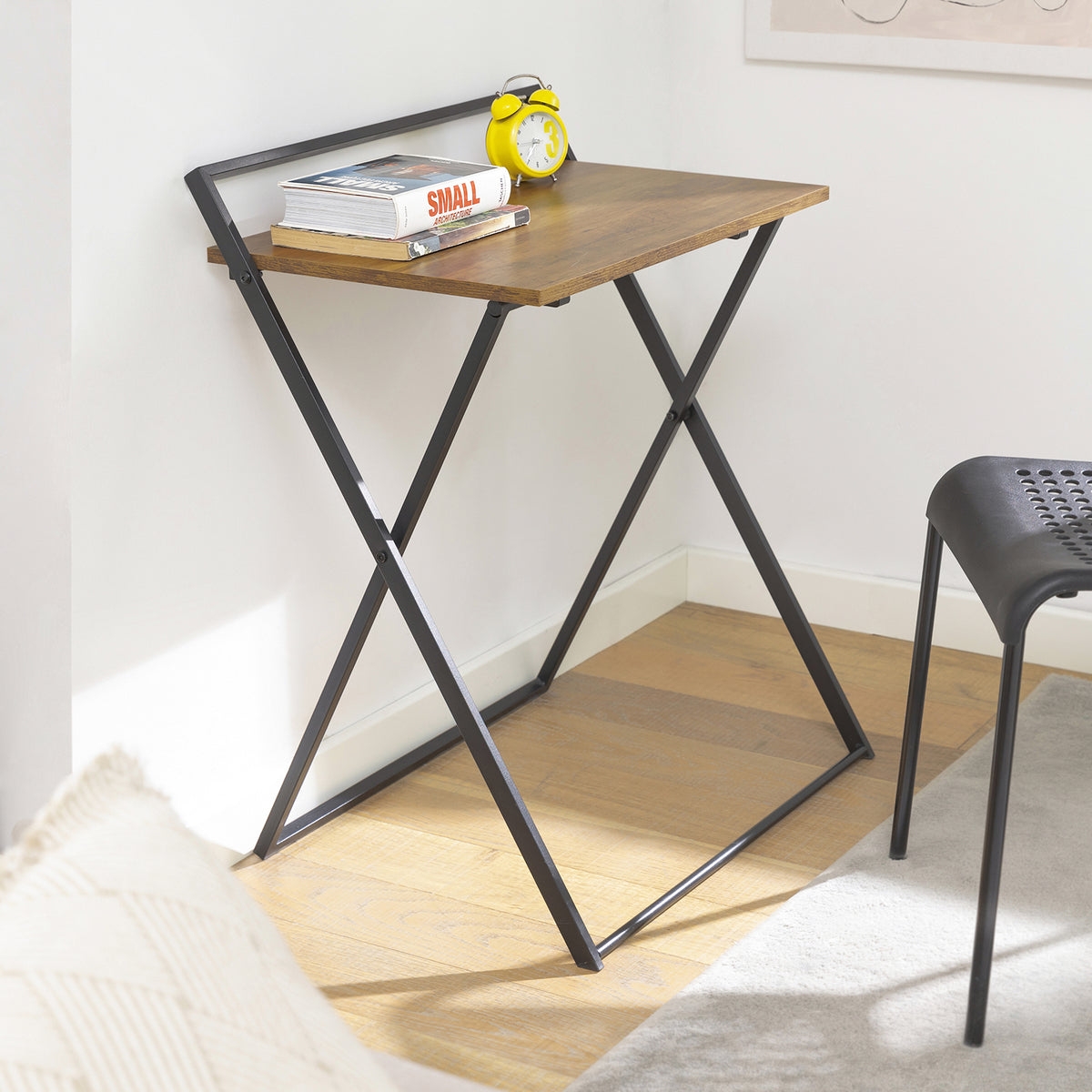 SoBuy FWT88-F Table Pliant pour Petits Espaces, Bureau d'Ordinateur Table d’Etude Bureau Portable à Domicile, Salon, Chambre, Aucun Assemblage Requis Design Industriel